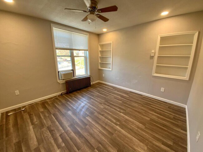 Foto del edificio - 128 N Fremont Ave