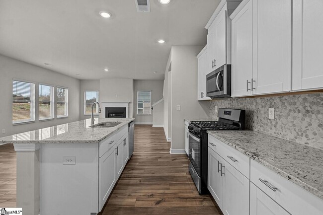 Foto del edificio - 403 Redear Rd