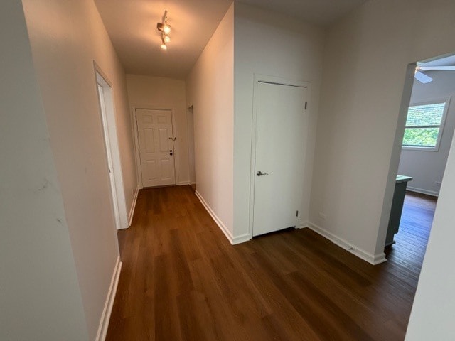 Building Photo - 804 W Lakeside Pl