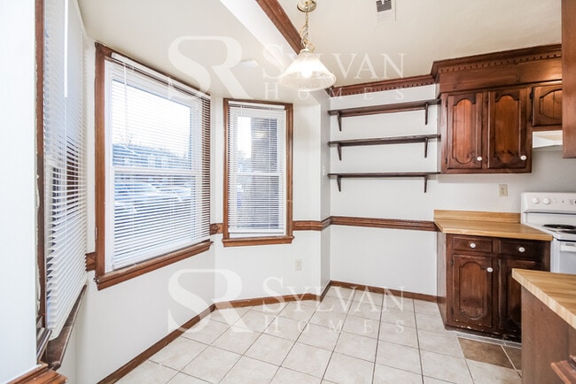 Building Photo - Find Your Oasis Here