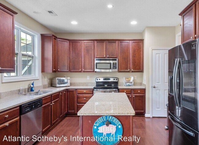 Foto del edificio - 4 br, 2.5 bath House - 2460 Brush Creek Lane