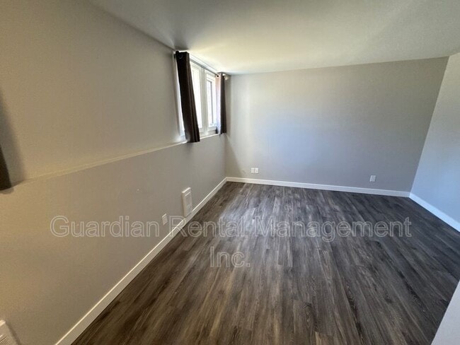 Building Photo - 117 Centennial Dr