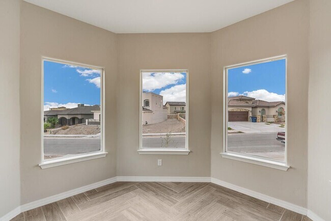 Building Photo - 123 Ruth Trl