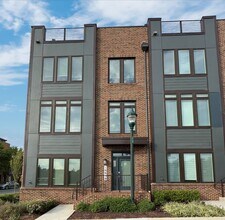 Building Photo - 16650 Crabbs Branch Way