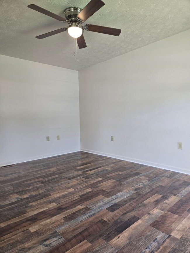 Building Photo - 2 bedroom/2 bath duplex in Mt Sterling