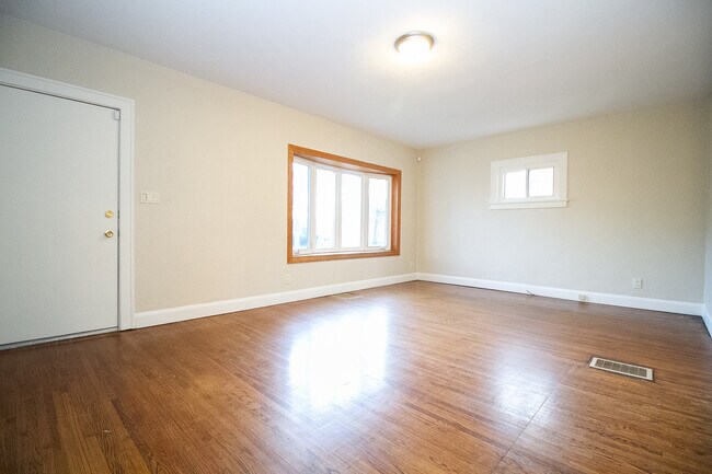 Foto del edificio - 2122 South Ave