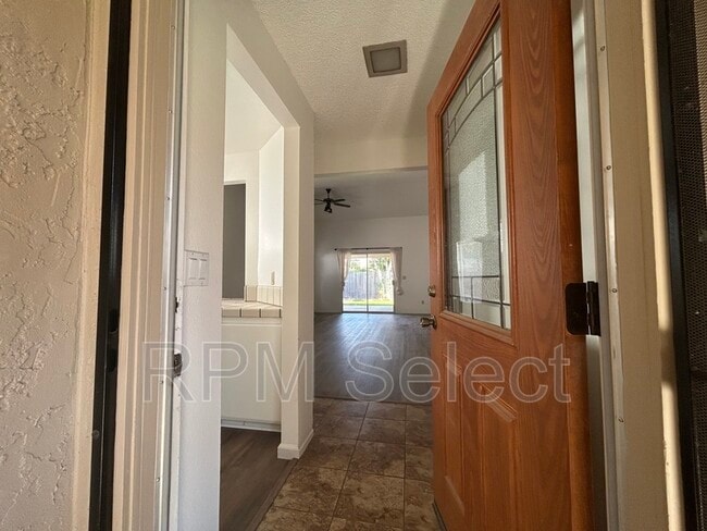 Building Photo - 8085 Forest Glen Way