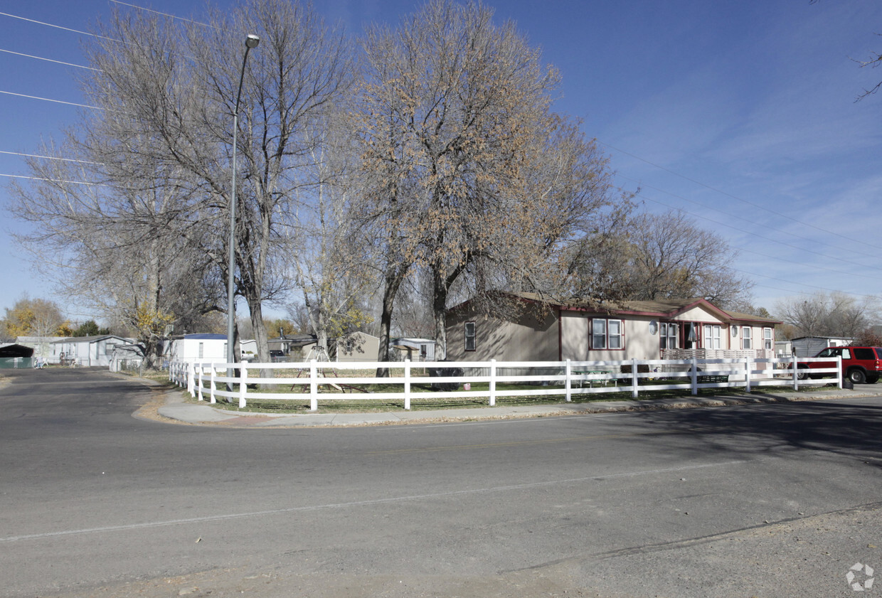 Primary Photo - Hickory Village