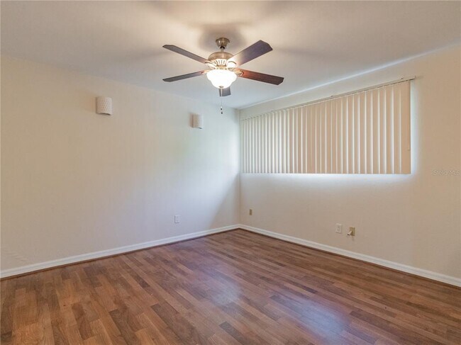 Building Photo - 2508 SW 35th Pl