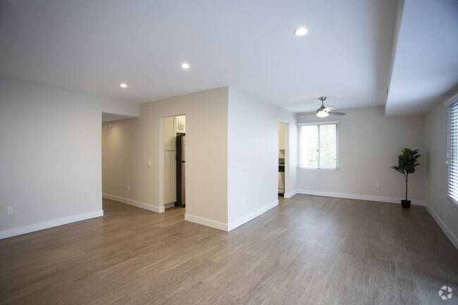 3HAB, 2BA-1,005 ft² - Tarzana Terraces