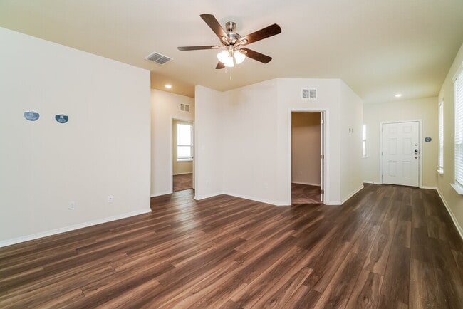 Building Photo - 274 Cobb Br Dr