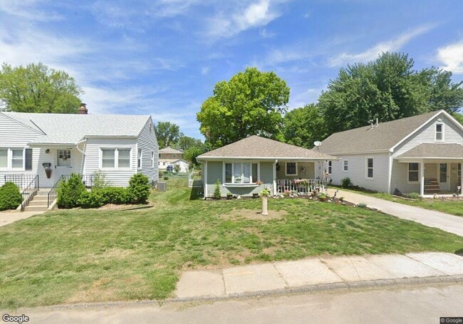 Building Photo - 3223 Monterey St