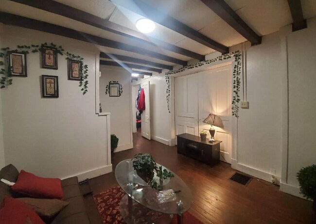 Foto del edificio - 944 Elberon Ave