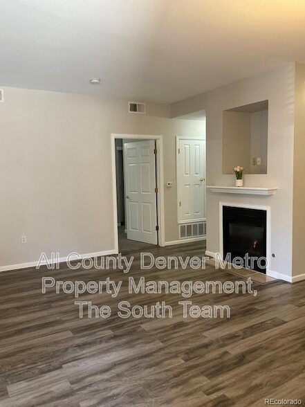 Foto del edificio - 3235 S Walden Ct
