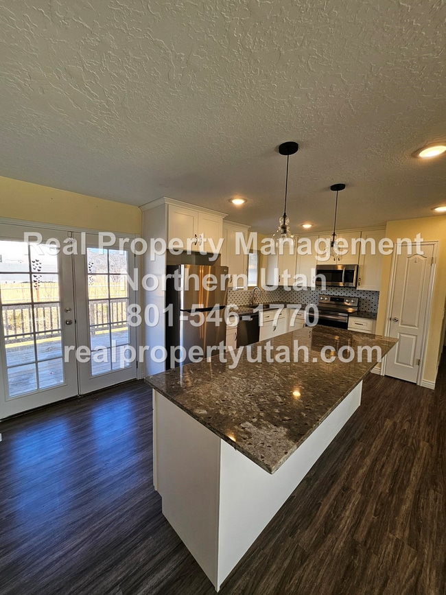 Building Photo - 4 Bedroom 2 Bath Home in Clearfield Coming Soon!