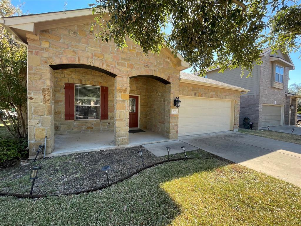 Foto principal - 300 Steer Acres Ct