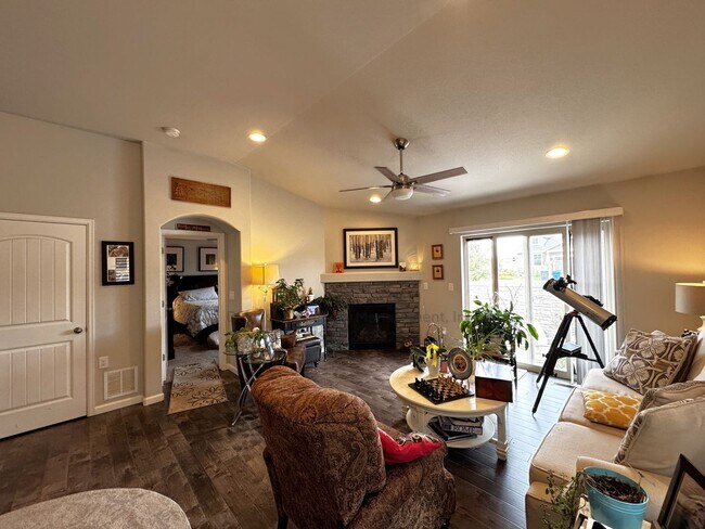 Foto del edificio - Stunning 3 Bedroom Patio Home Located in N...