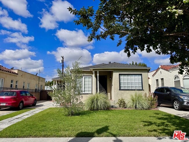 Building Photo - 4229 Sutro Ave
