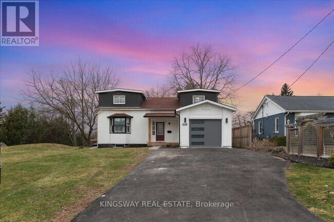 Building Photo - 1144 Fisher Ave