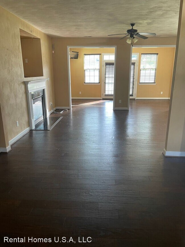 Foto del edificio - 5 br, 4 bath House - 710 Chantilly Lane