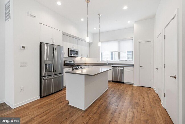 Foto del edificio - 3126 Pierview Ln