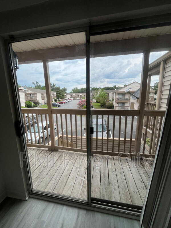 Foto del edificio - 2300 Twelve Oaks Dr