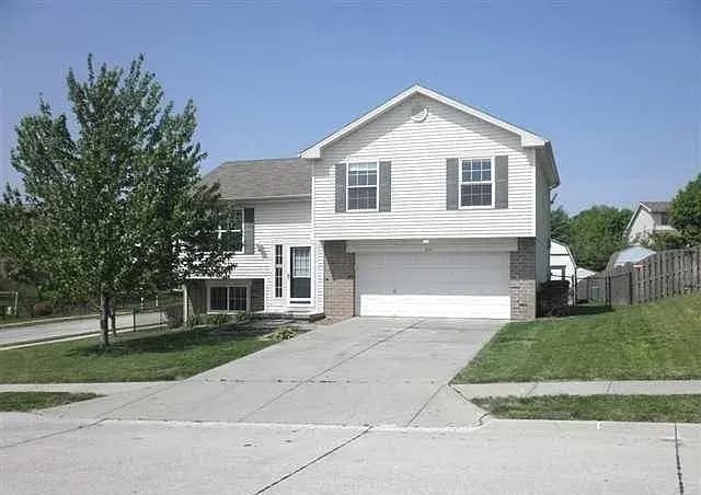 Foto principal - 3128 Sheridan Rd