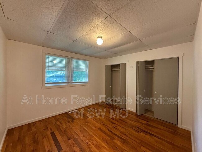 Building Photo - 3342 E Linwood St