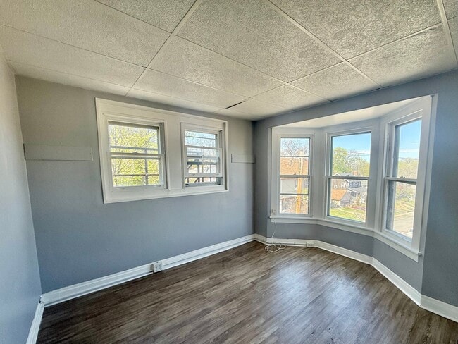 Building Photo - 7 Balsam Ave