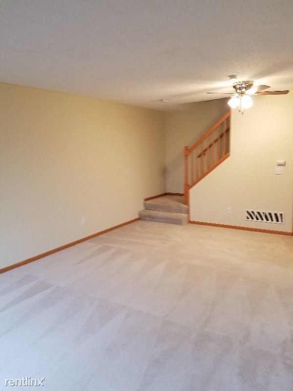 Building Photo - 2 br, 2 bath Townhome - 6402 158th St W