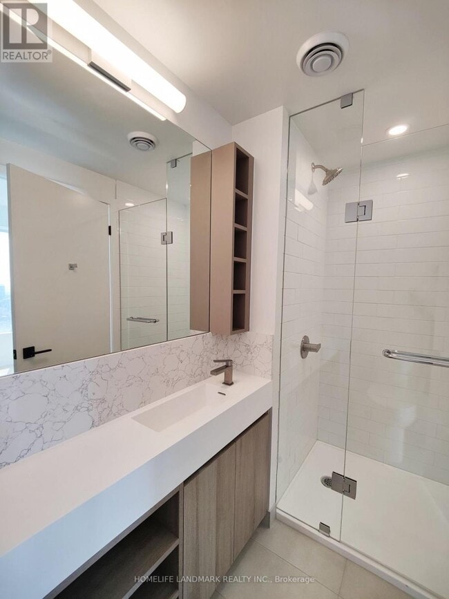 Building Photo - 319 Jarvis St