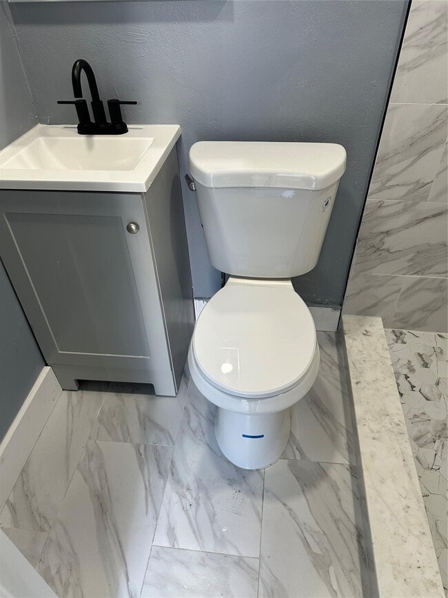 Foto del edificio - 6740 NW 6th Ct