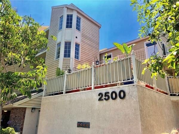 Foto principal - 2500 E 4th St