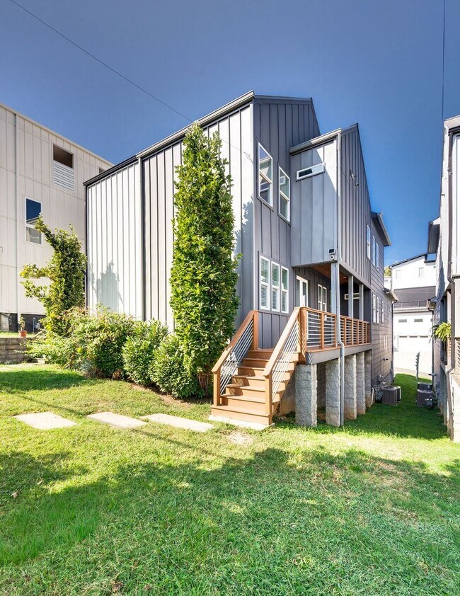 Foto del edificio - Modern 3BR/3.5BA home in Sylvan Summit, ju...