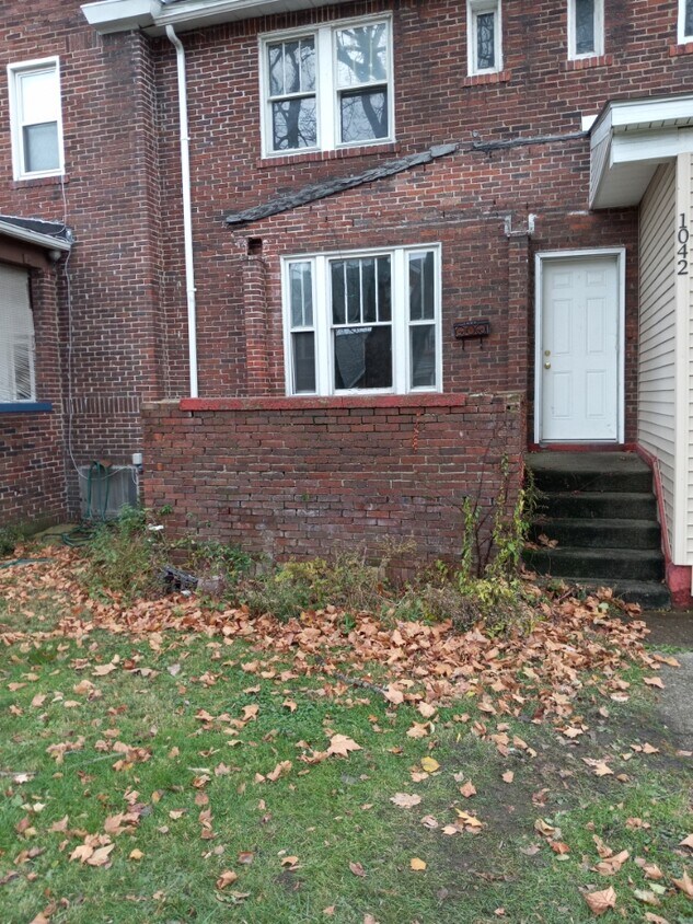 1042 Priestley Ave, Erie, PA 16511 House for Rent in Erie, PA