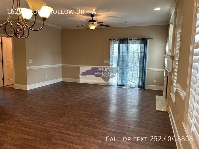 Building Photo - 1629 Brook Hollow Dr