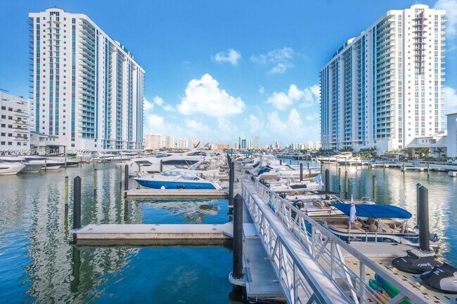 Foto del edificio - 17111 Biscayne Blvd