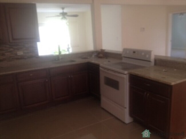 Foto del edificio - 4521 NW 34th Ct