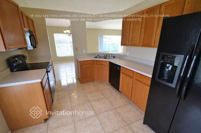 Foto del edificio - 26821 Roseann Pl