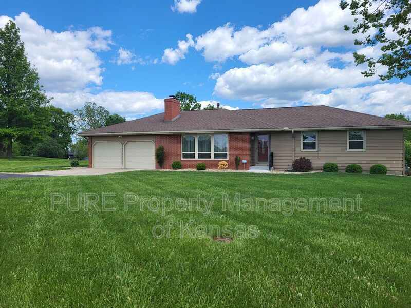 Primary Photo - 3660 SE Shawnee Heights Rd
