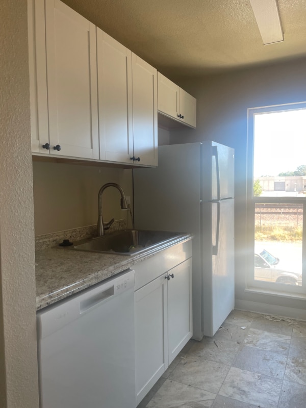 Photo - 4360 Loomis Ave Apartment