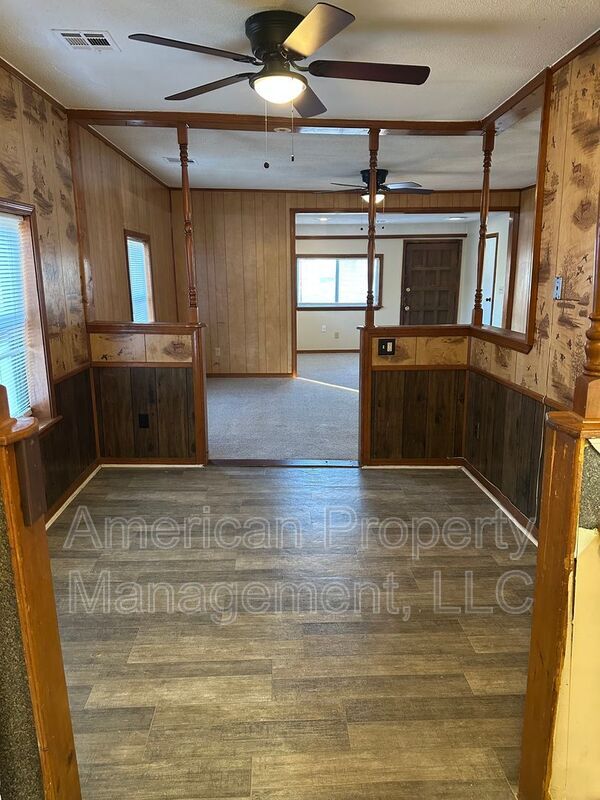 Foto del edificio - 1928 N Columbia Pl