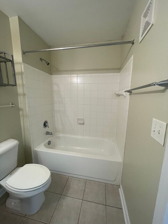 Building Photo - 14-1413 Ordonez