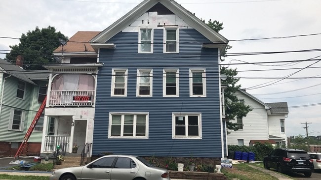 Building Photo - 13 S 1st St