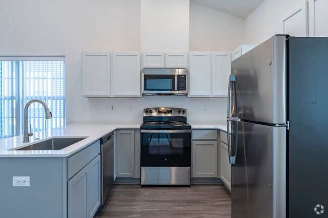 2BR, 2BA - 1,125SF - The Haven II - Kitchen - Highland Knolls