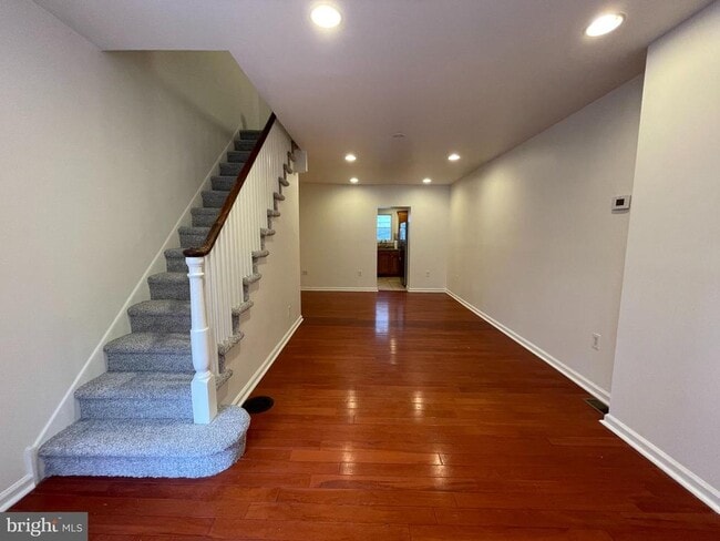 Building Photo - 1315 S Howard St