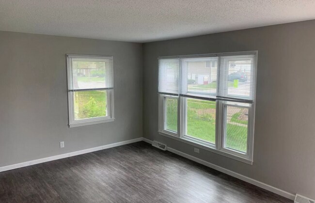 Foto del edificio - 213 E 35th St