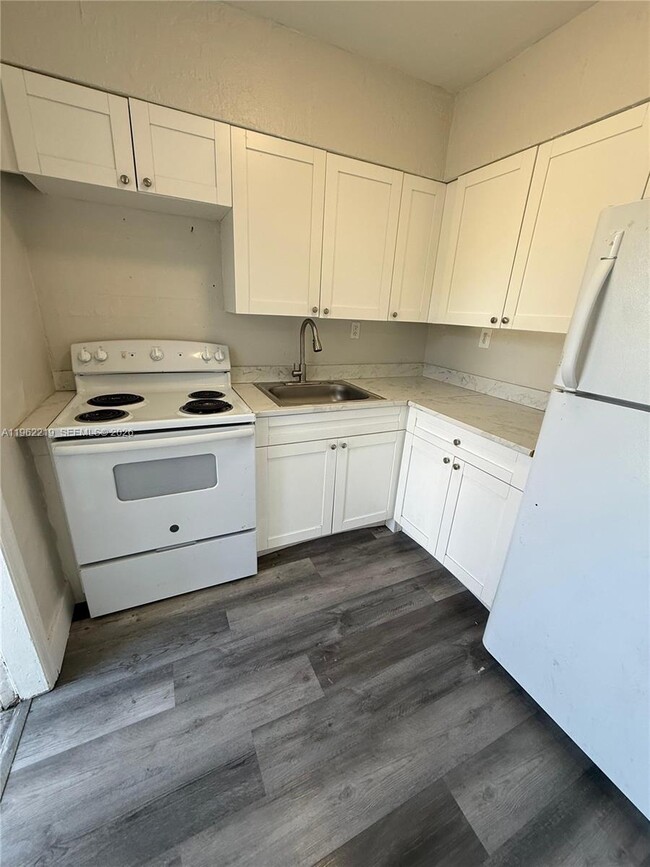 Building Photo - 2431 NW 9th St