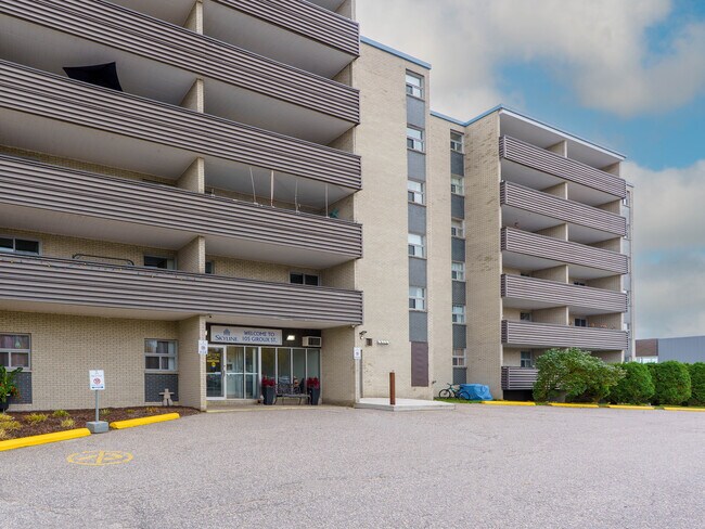 Photo du bâtiment - Bay Court Apartments
