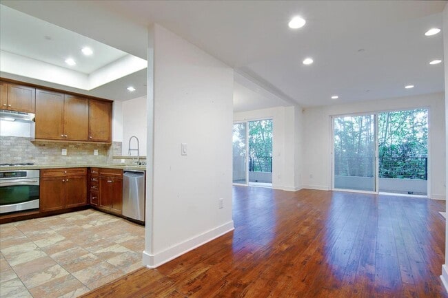 Building Photo - 11115 Acama St